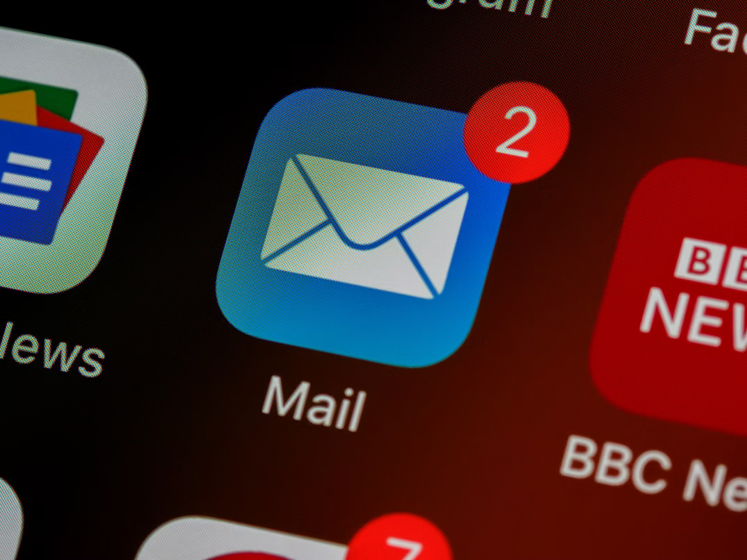 What are the benefits of using a free temporary email?